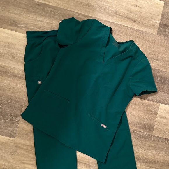 Figs Other Hunter Green Figs Scrub Set Poshmark